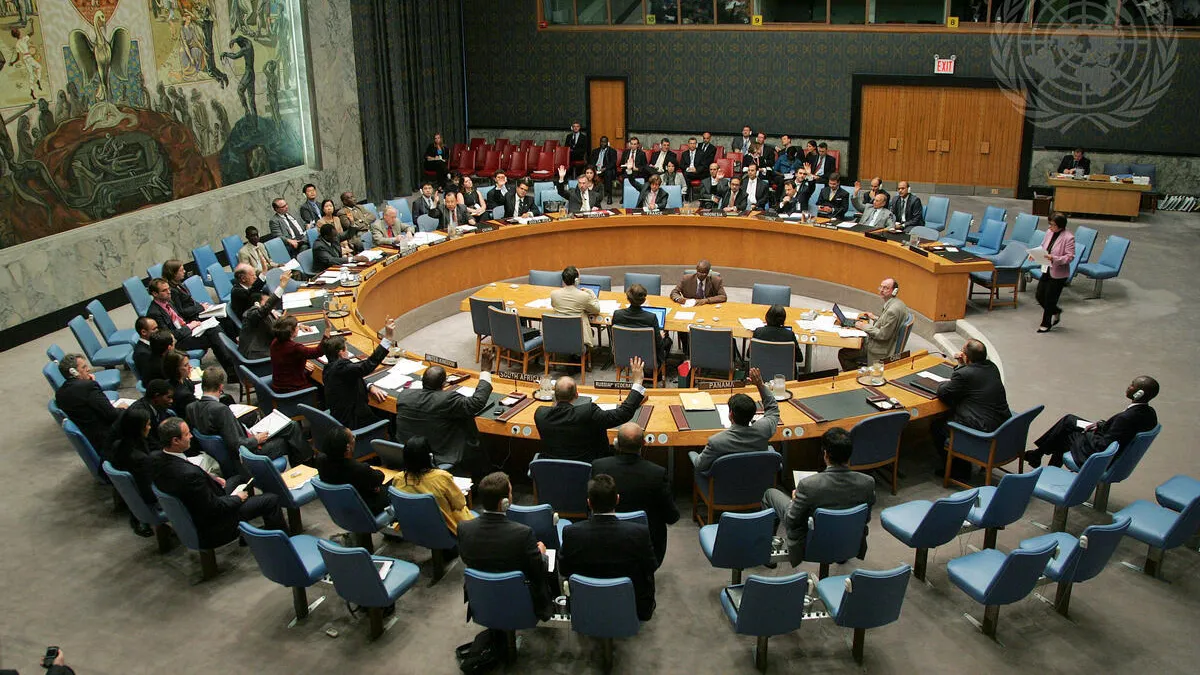 Members of the Security Council unanimously adopt resolution 1834 (2008), extending the mandate of the United Nations Mission in the Central African Republic and Chad (MINURCAT) until 15 March 2009. Wide view of the Security Council
